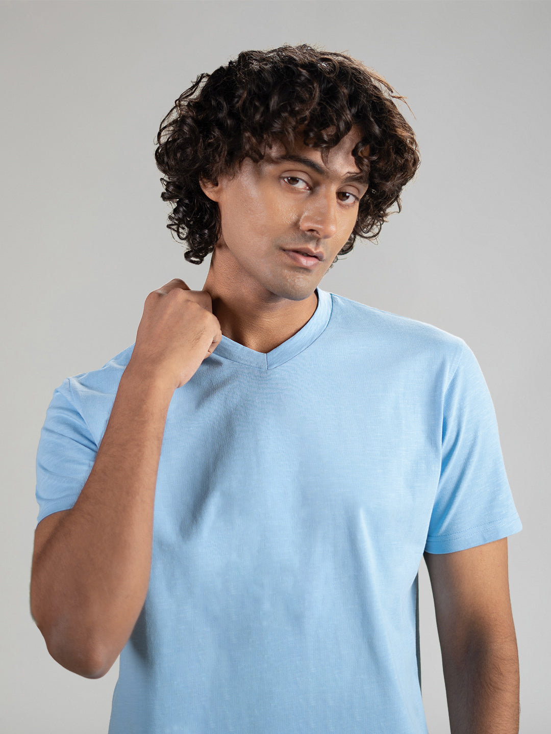 Slub V-neck T-shirt in Airy Blue