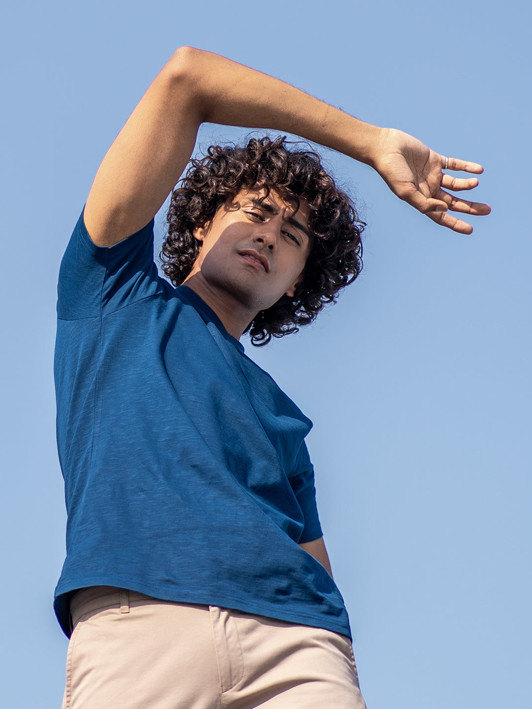 Slub V-neck T-shirt in Denim Blue