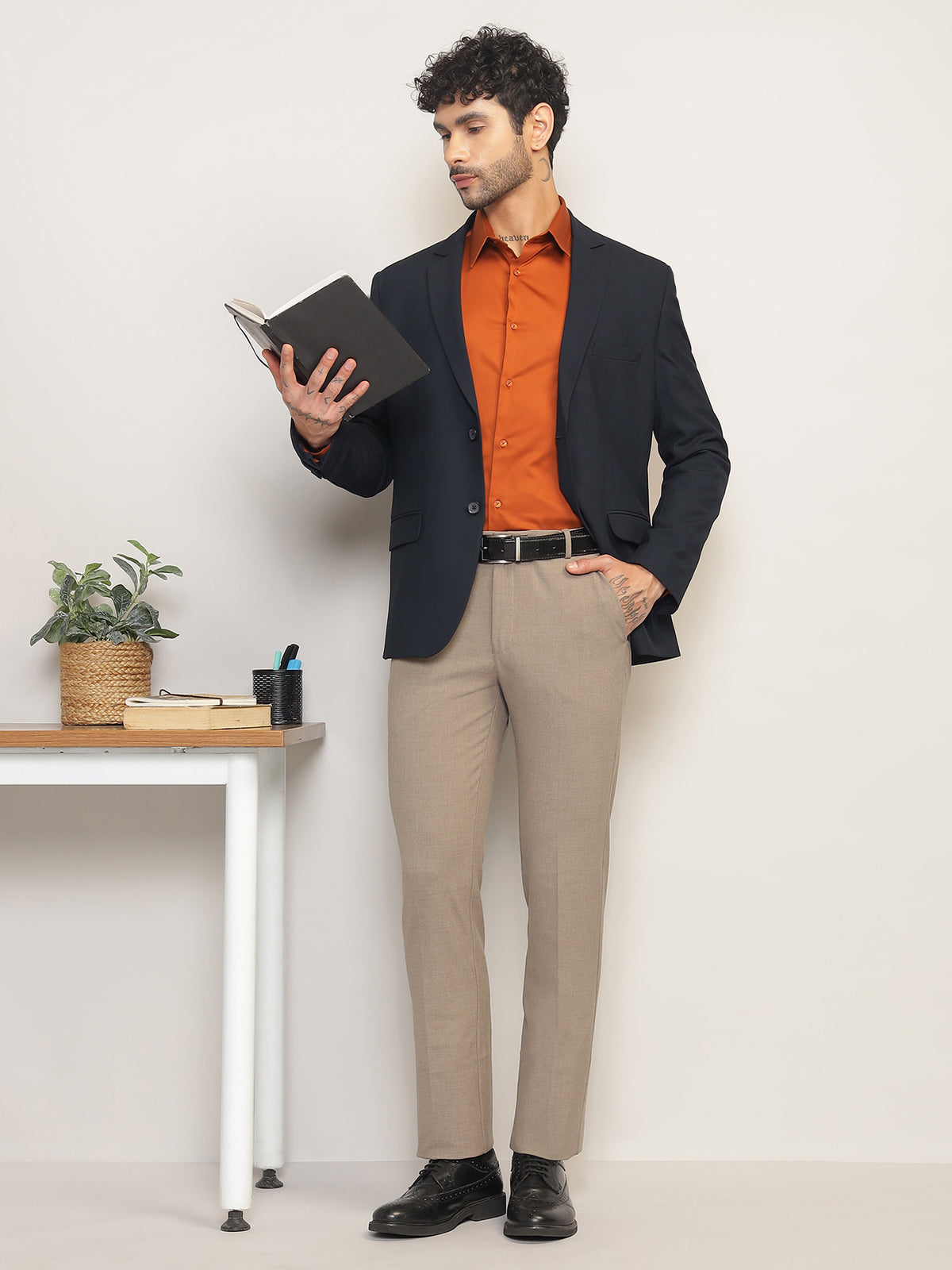 Men Navy Blue Slim Fit Single-Breasted Stretchable Blazer For All Seasons