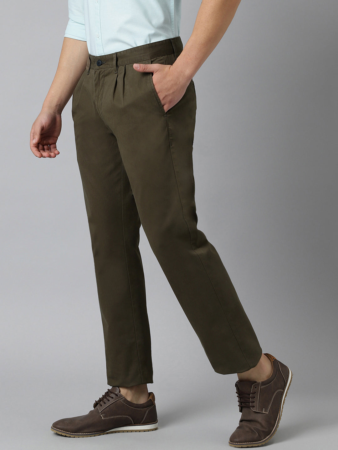 2 Way Stretch Pleated Chinos in Olive- Comfort Fit