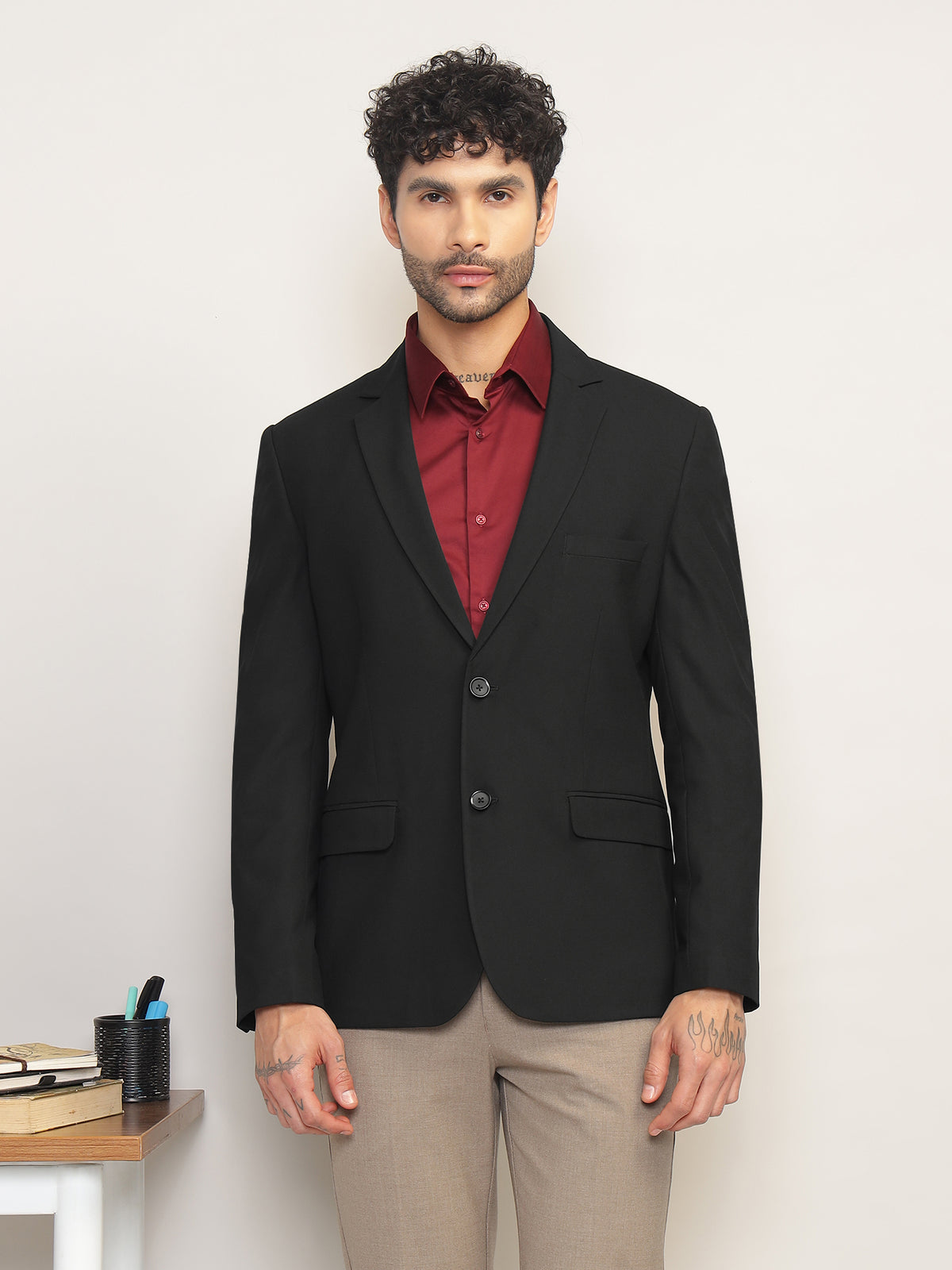 Men Black Slim Fit Single-Breasted Stretchable Blazer For All Seasons