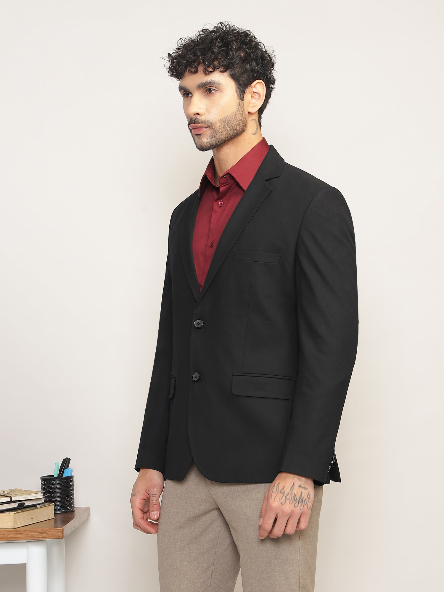 Men Black Slim Fit Single-Breasted Stretchable Blazer For All Seasons