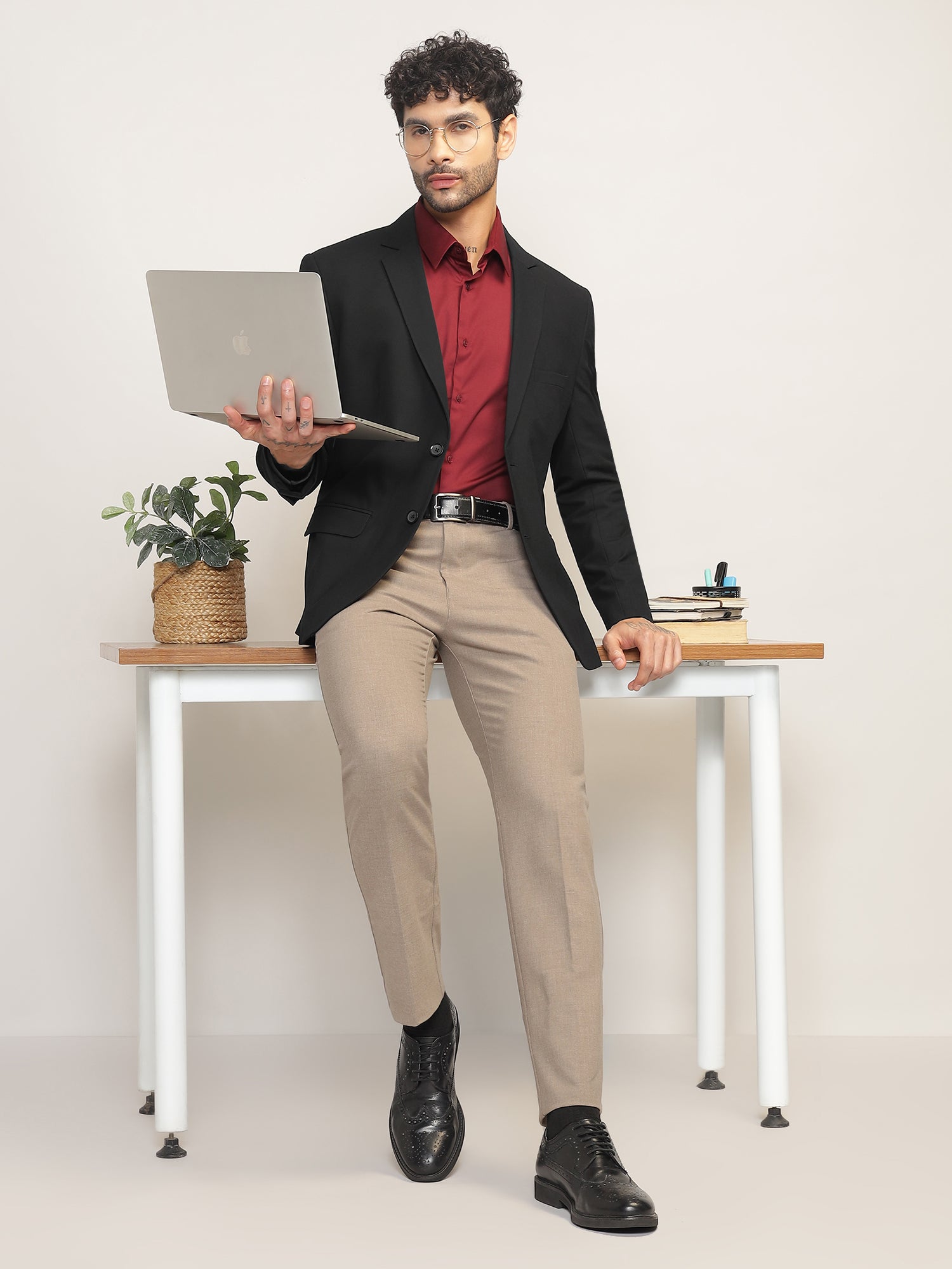 Men Black Slim Fit Single-Breasted Stretchable Blazer For All Seasons