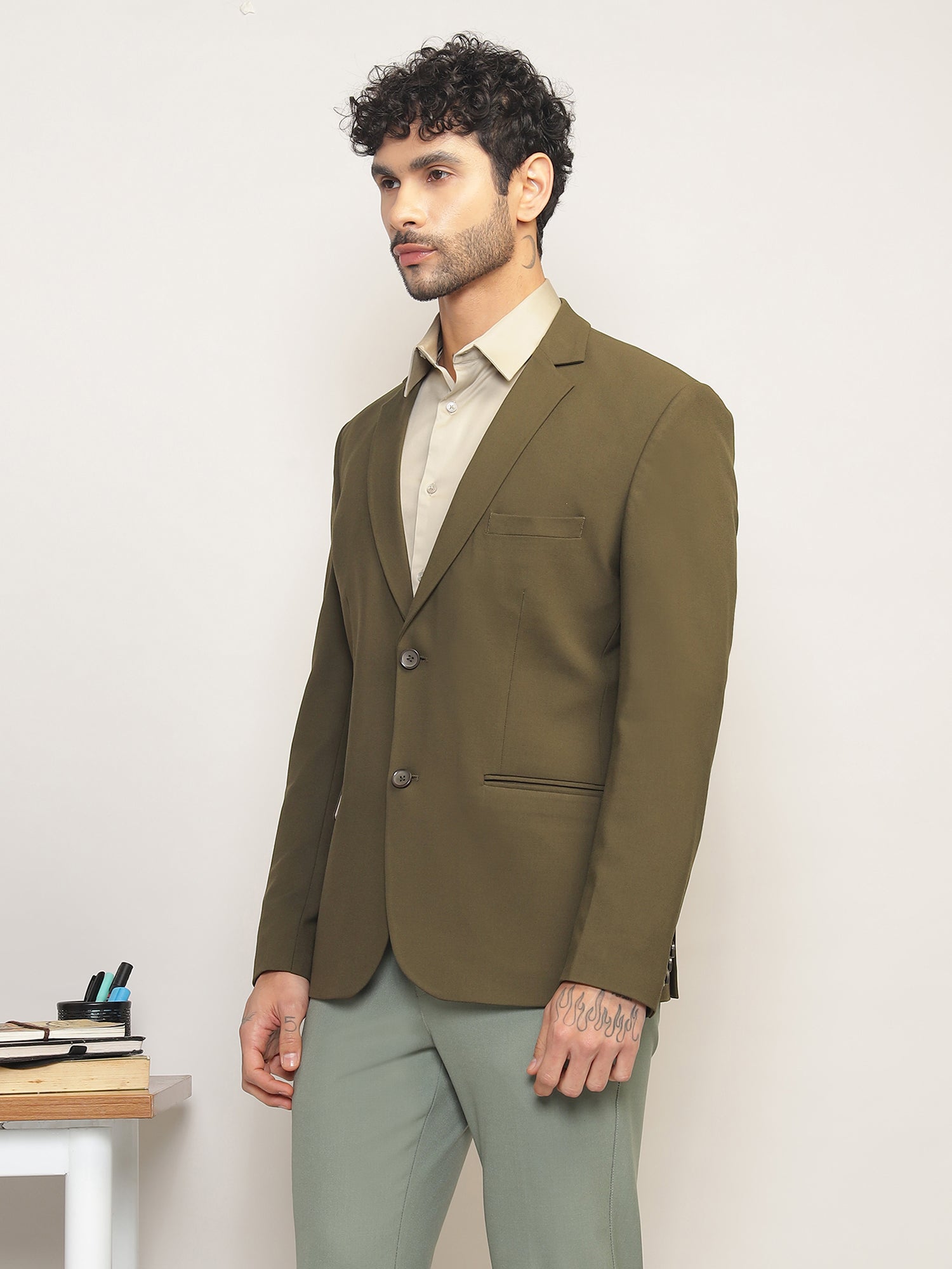 Men Jade Olive Slim Fit Single-Breasted Stretchable Blazer For All Seasons