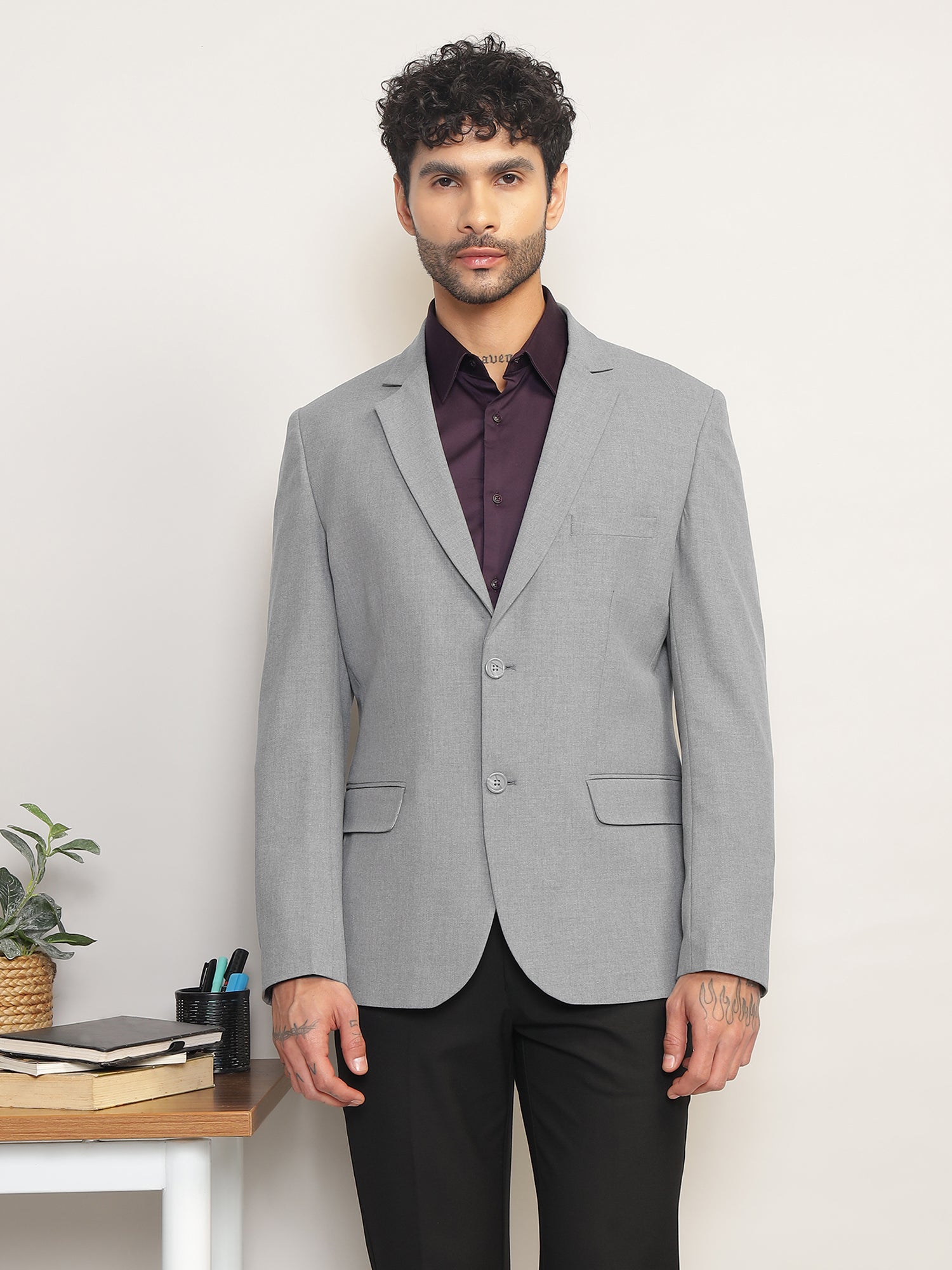 Men Light Grey Slim Fit Single-Breasted Stretchable Blazer For All Seasons