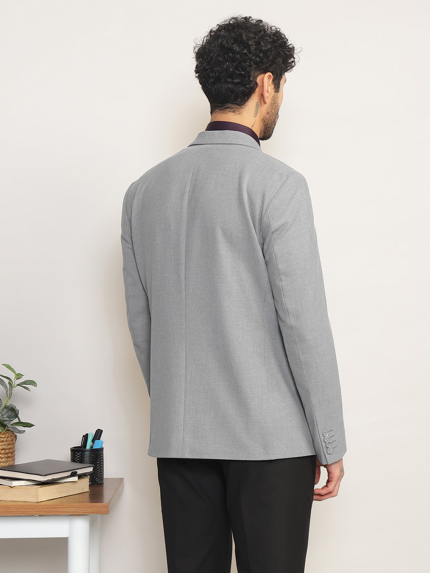 Men Light Grey Slim Fit Single-Breasted Stretchable Blazer For All Seasons