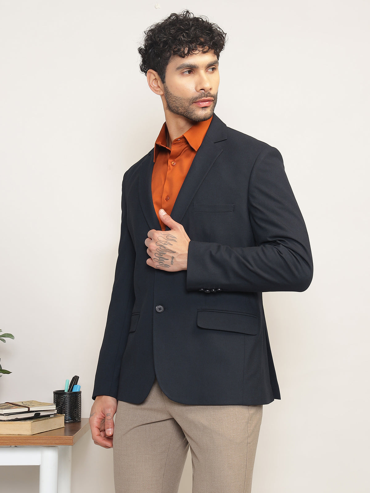 Men Navy Blue Slim Fit Single-Breasted Stretchable Blazer For All Seasons