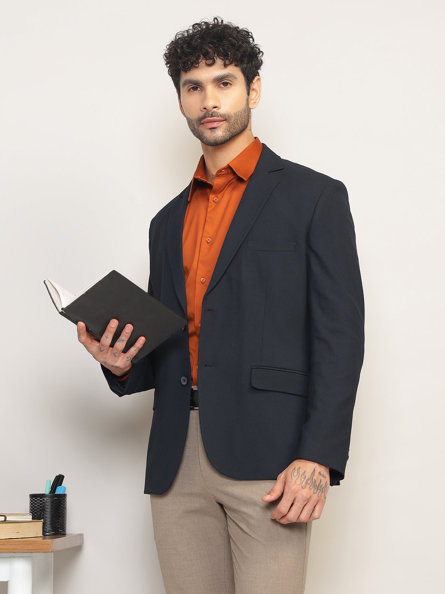 Men Navy Blue Slim Fit Single-Breasted Stretchable Blazer For All Seasons