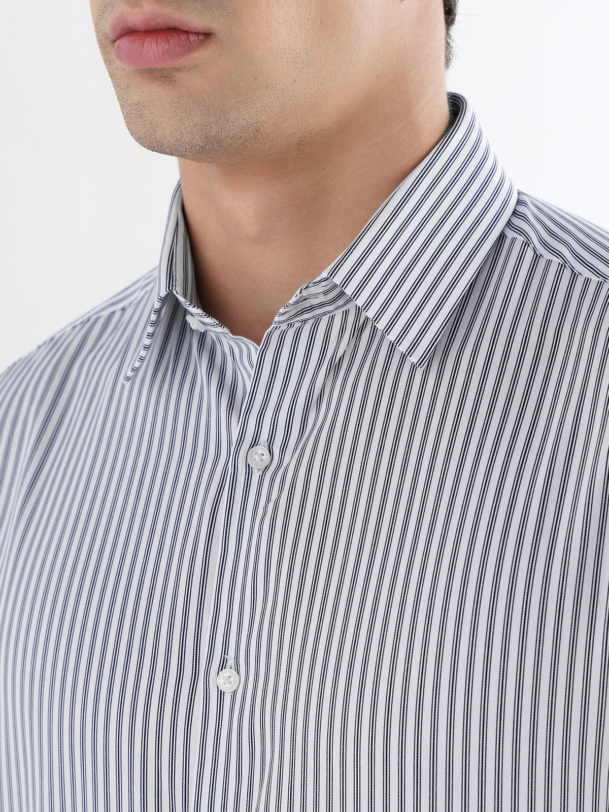 Fine Stripe Formal Shirt In White-Slim Fit