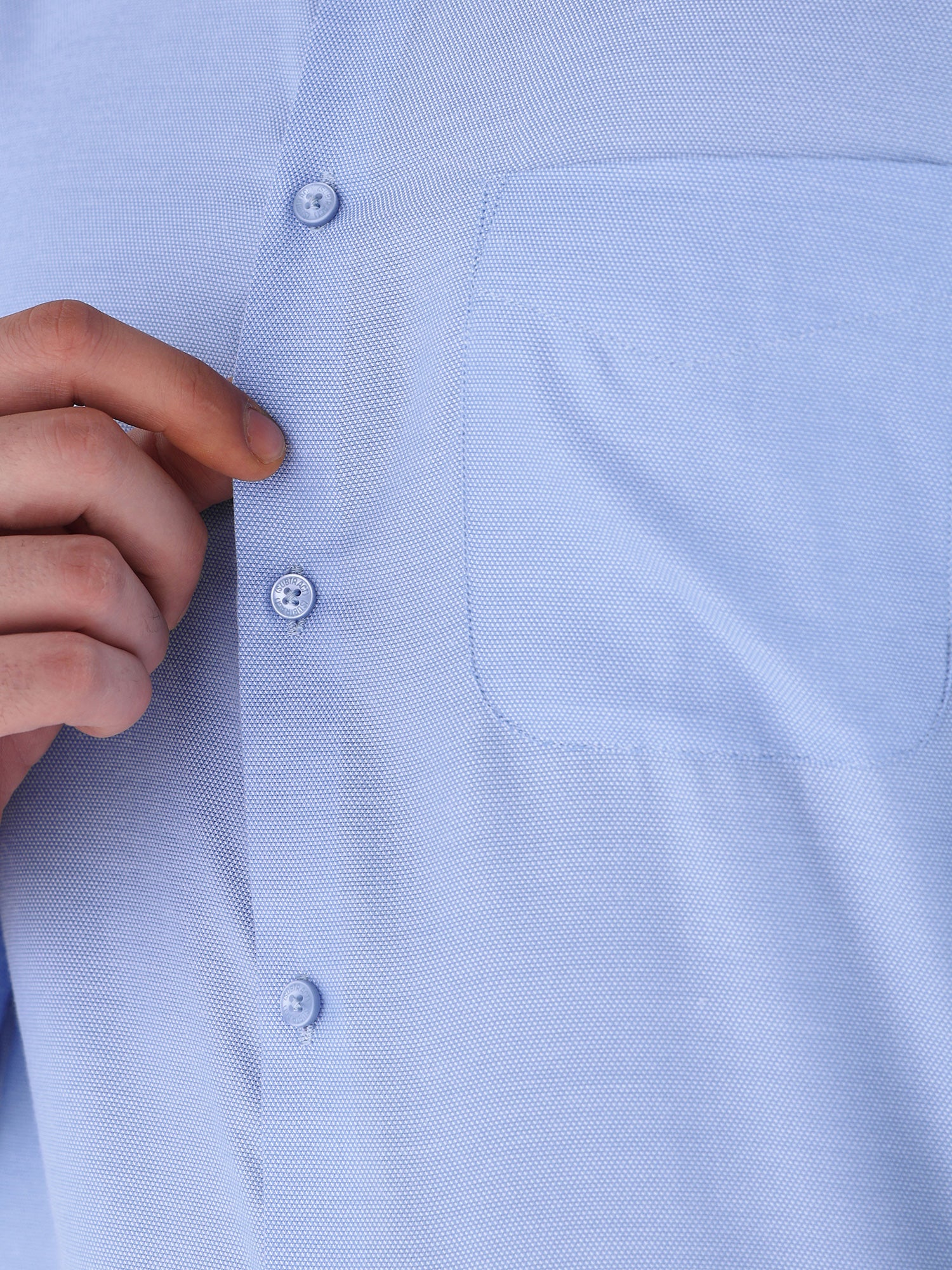 Men Slim Fit Cotton Rich Solid Formal Shirt