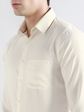 Men Slim Fit Cotton Rich Solid Formal Shirt