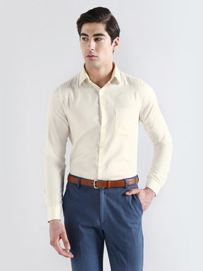 Men Slim Fit Cotton Rich Solid Formal Shirt