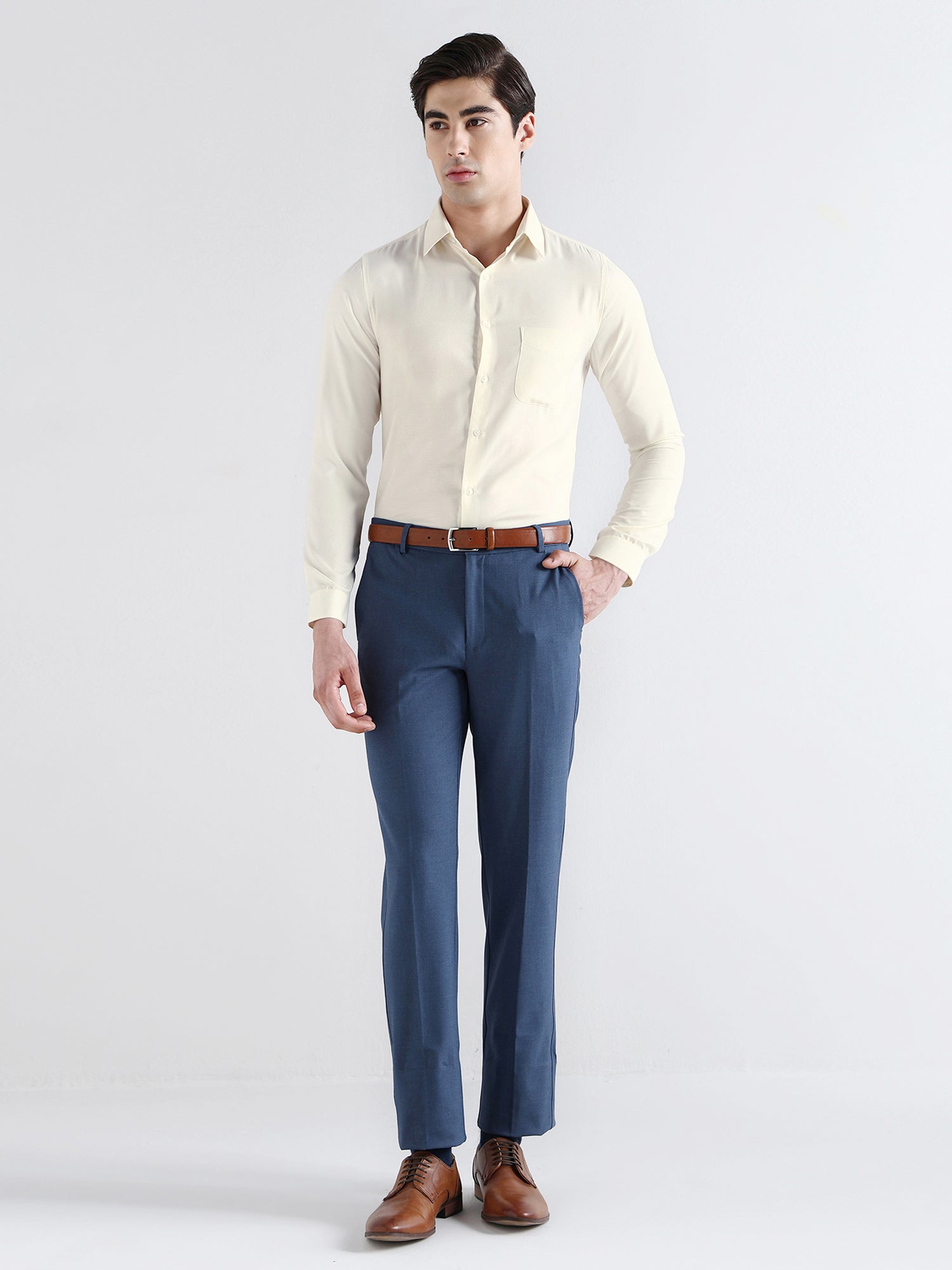 Men Slim Fit Cotton Rich Solid Formal Shirt