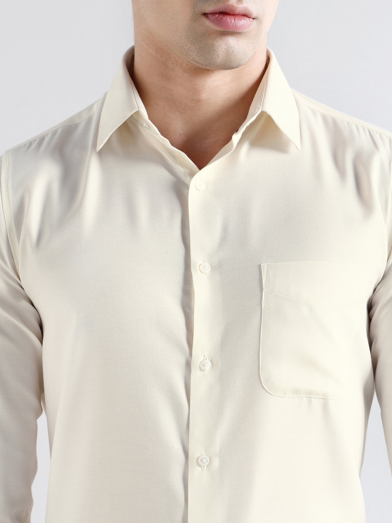 Men Slim Fit Cotton Rich Solid Formal Shirt