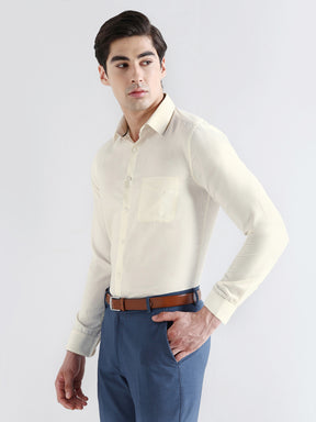 Men Slim Fit Cotton Rich Solid Formal Shirt