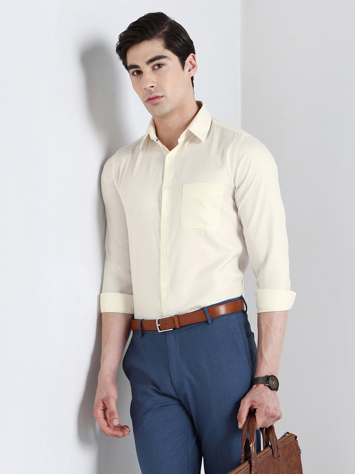 Men Slim Fit Cotton Rich Solid Formal Shirt