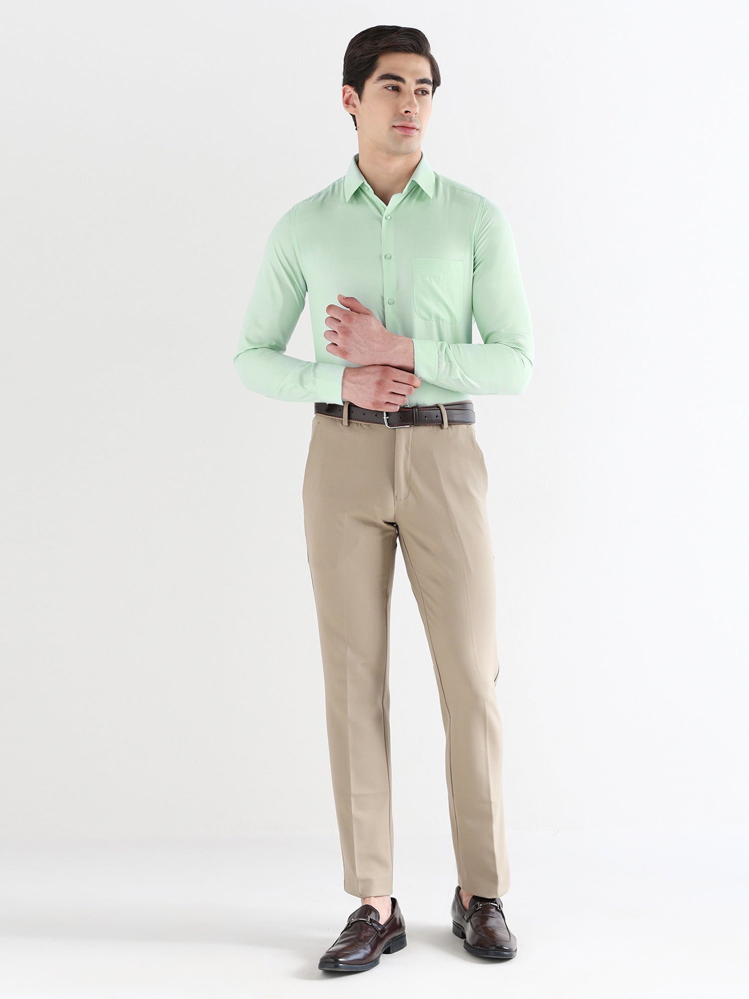Men Slim Fit Cotton Rich Solid Formal Shirt