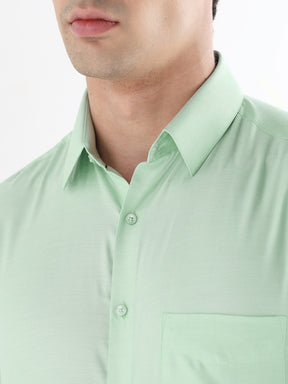 Men Slim Fit Cotton Rich Solid Formal Shirt