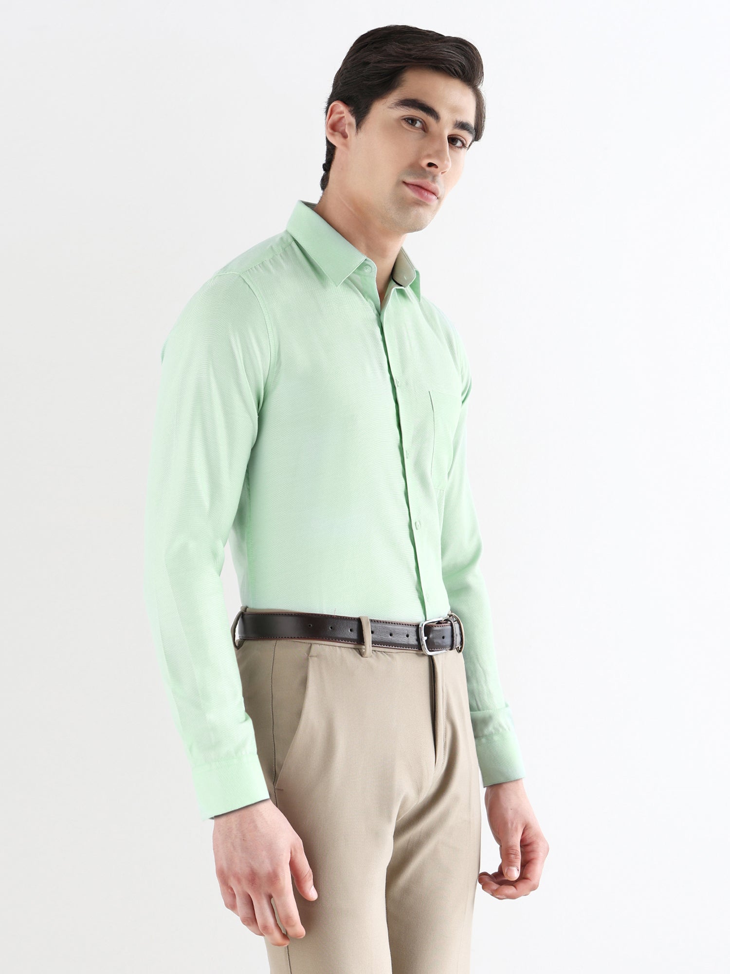 Men Slim Fit Cotton Rich Solid Formal Shirt