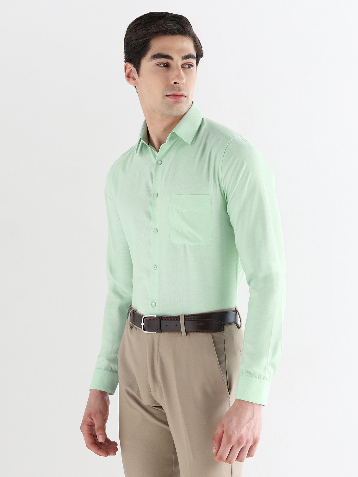 Men Slim Fit Cotton Rich Solid Formal Shirt