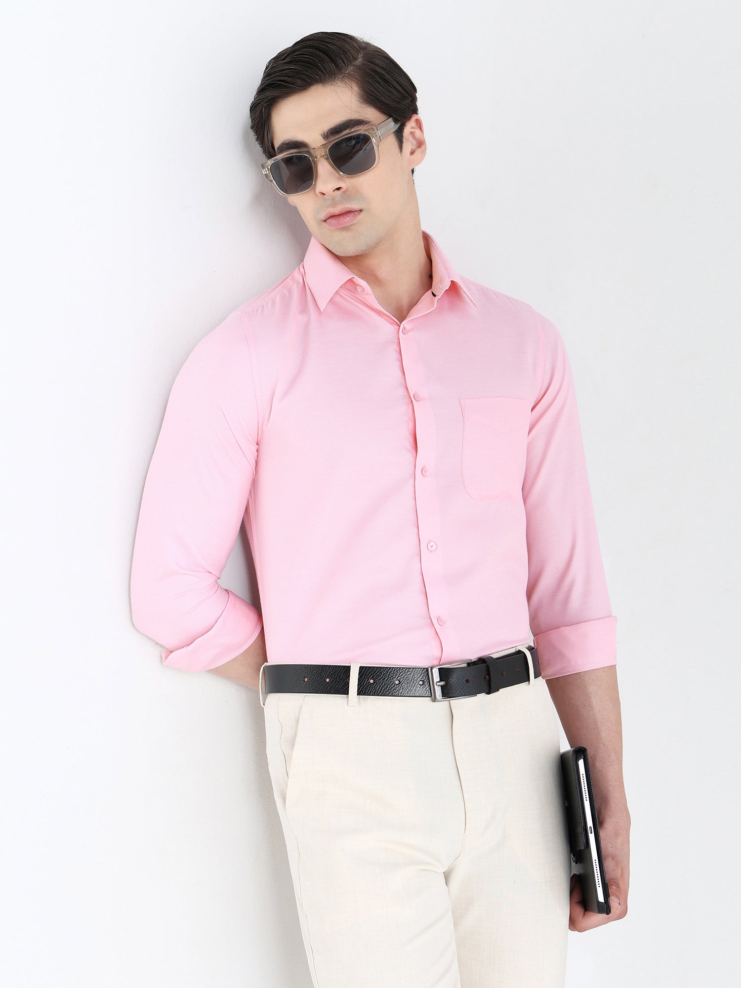 Men Slim Fit Cotton Rich Solid Formal Shirt