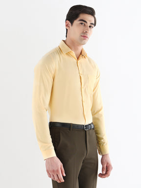 Men Slim Fit Cotton Rich Solid Formal Shirt