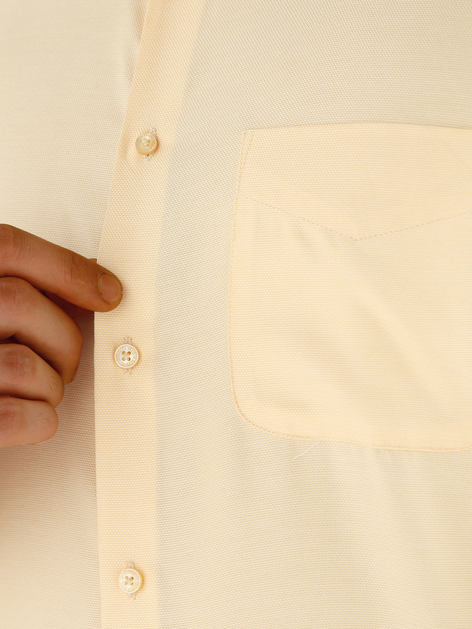Men Slim Fit Cotton Rich Solid Formal Shirt