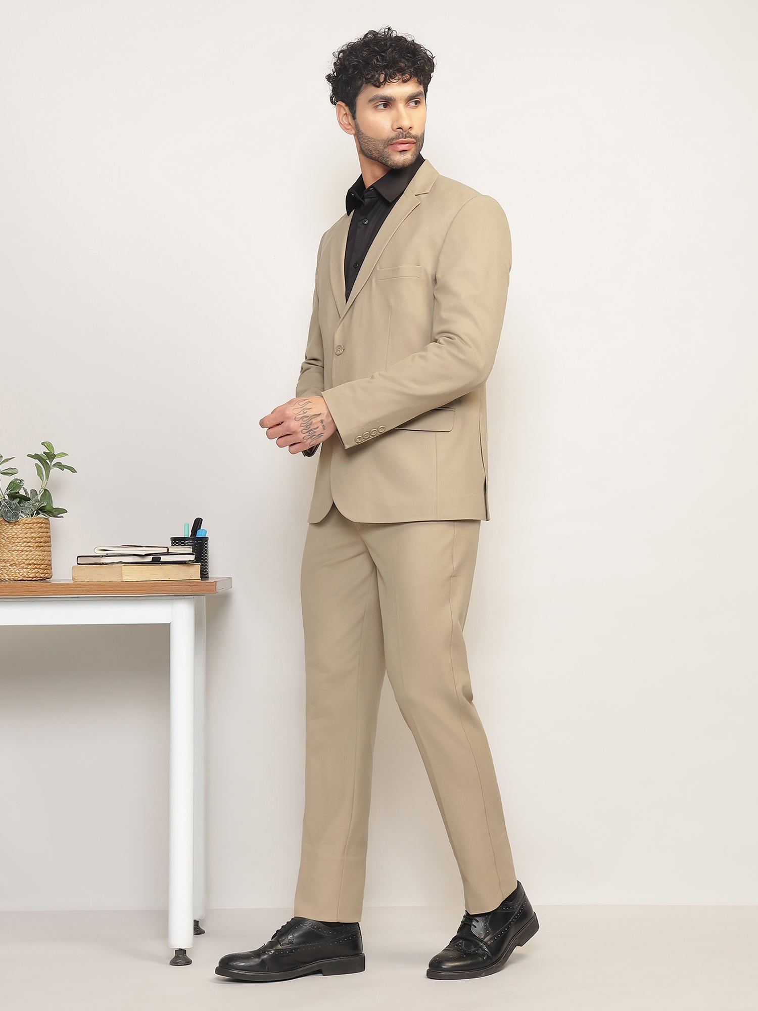 Men Beige Slim-Fit Single-Breasted 2-Piece Stretchable Formal Suit