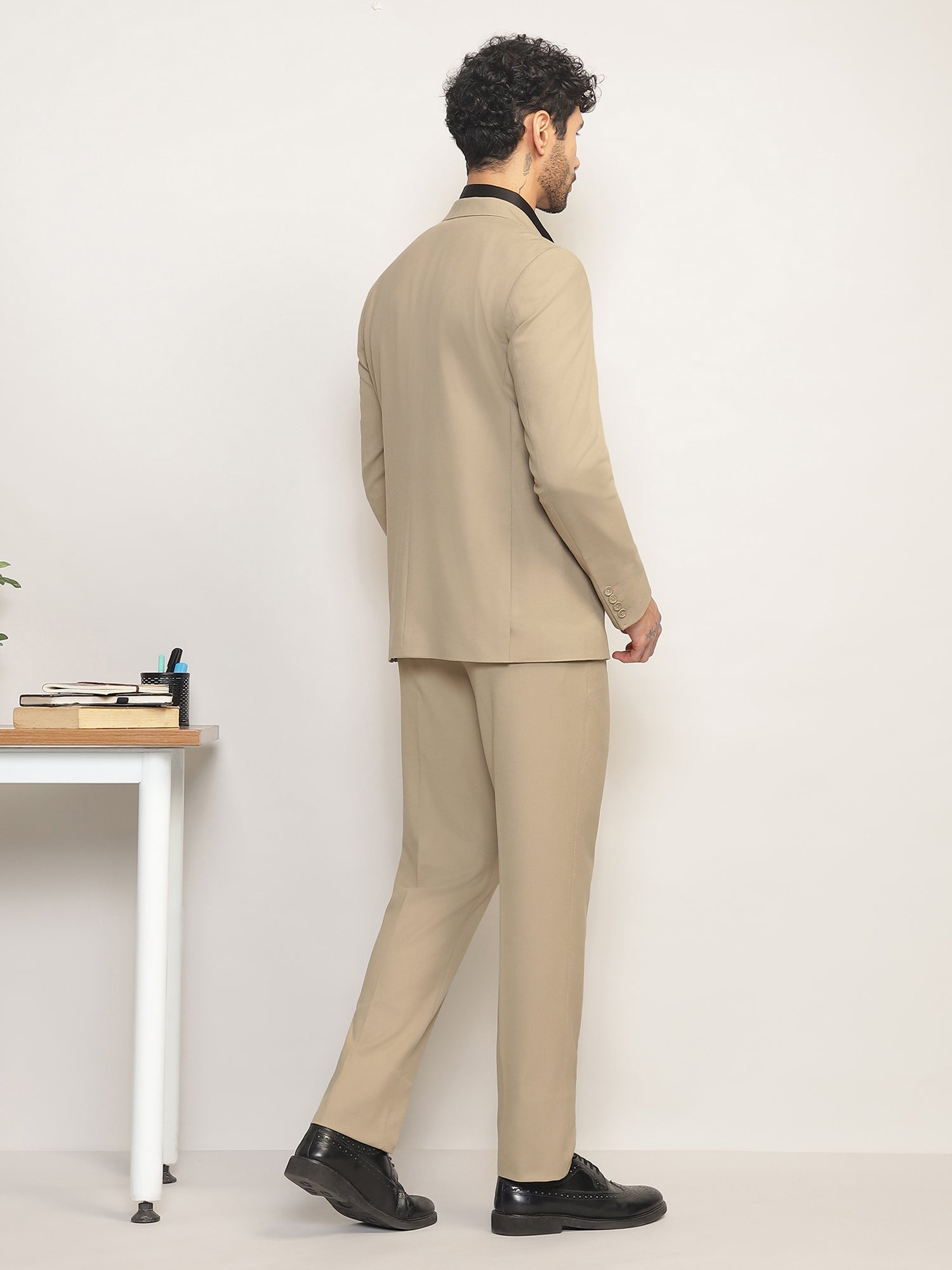 Men Beige Slim-Fit Single-Breasted 2-Piece Stretchable Formal Suit