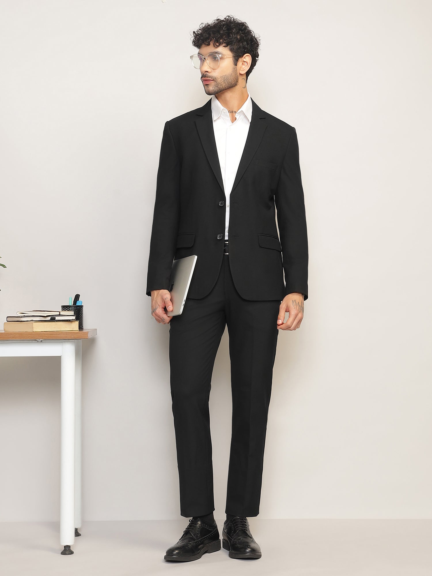 Men Black Slim-Fit Single-Breasted 2-Piece Stretchable Formal Suit