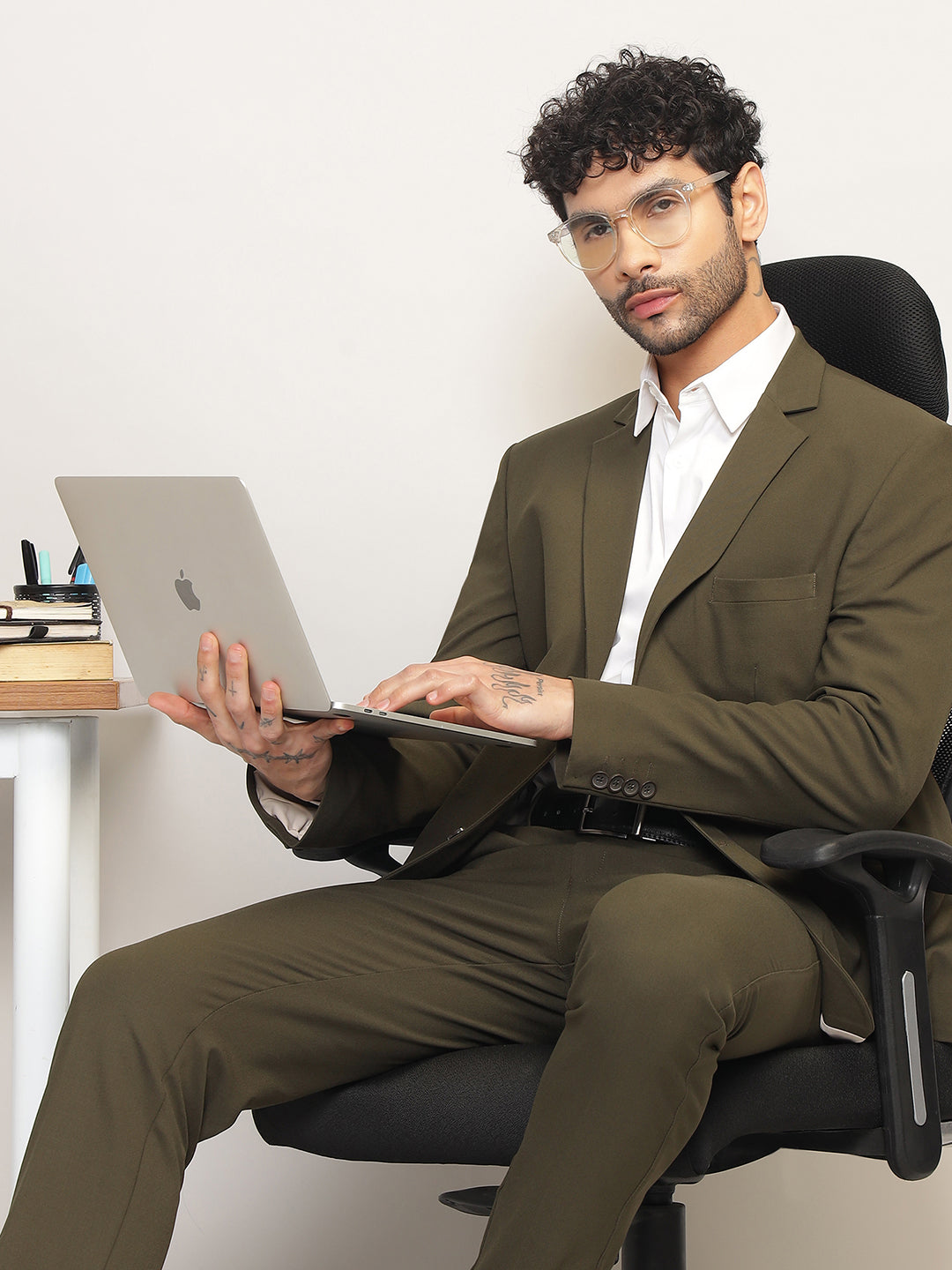 Men Jade Olive Slim-Fit Single-Breasted 2-Piece Stretchable Formal Suit