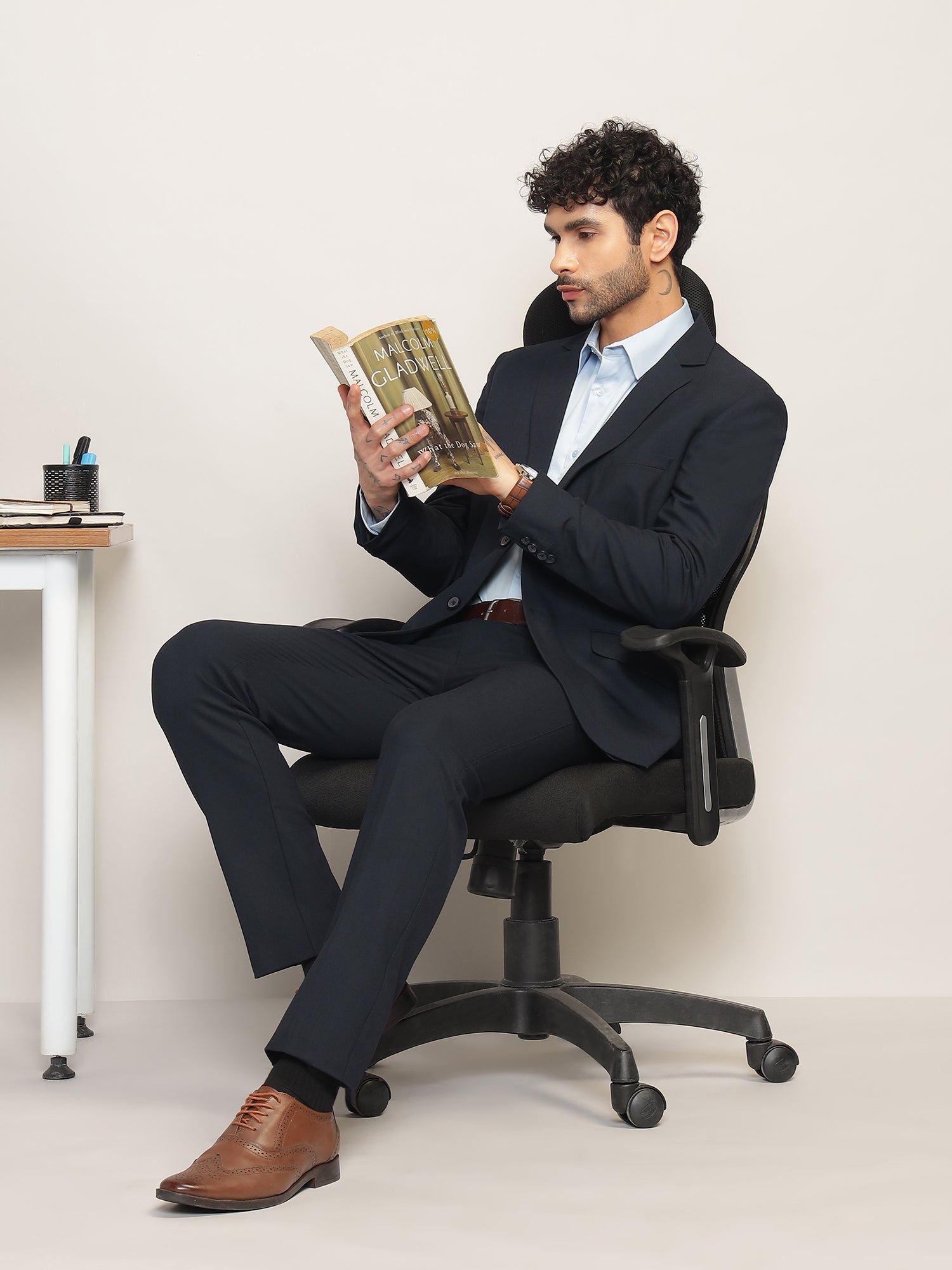 Men Navy Blue Slim-Fit Single-Breasted 2-Piece Stretchable Formal Suit