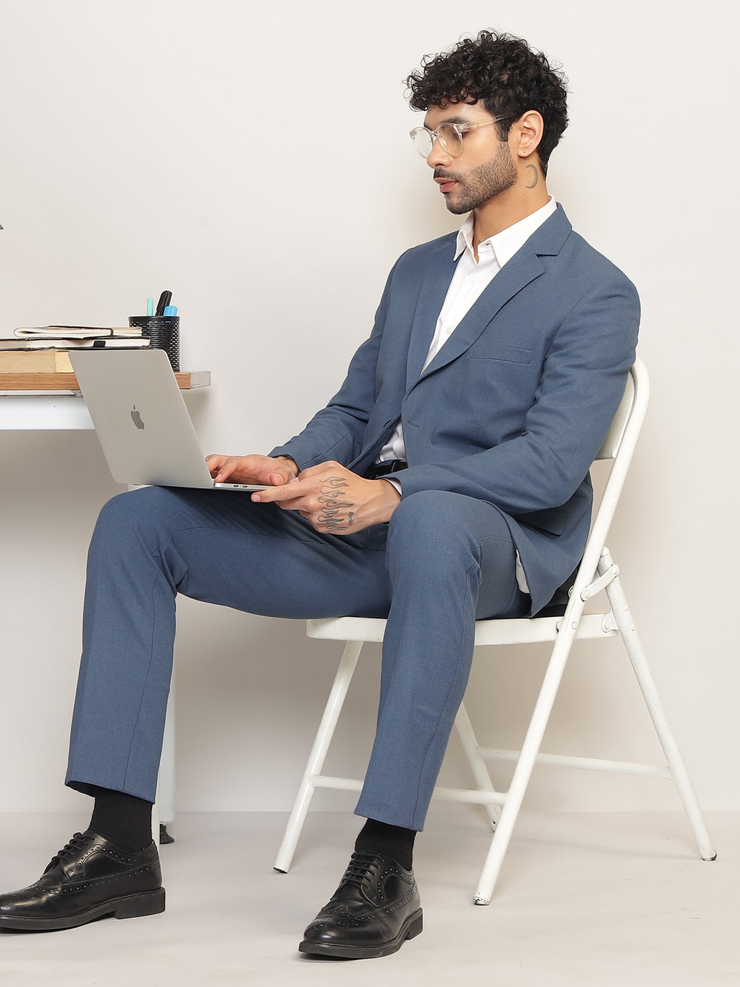 Men Steel Blue Slim-Fit Single-Breasted 2-Piece Stretchable Formal Suit